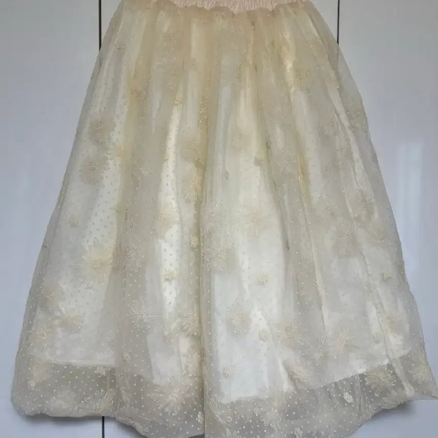 [BUNJANG] Ivory Floral Embroidered Tulle Midi Skirt / 아이보리 꽃 자수 튤 스커트