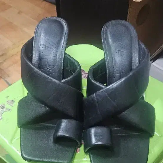 [BUNJANG] ZARA Black Mule Sandals (235) / 자라 ZARA 블랙 뮬 샌들235