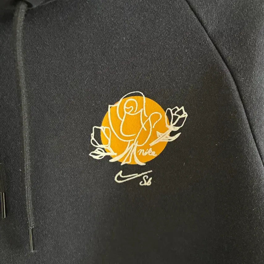 [BUNJANG] Nike SB Rose Graphic Hoodie Black / 나이키 SB 플라워 블랙 후드티