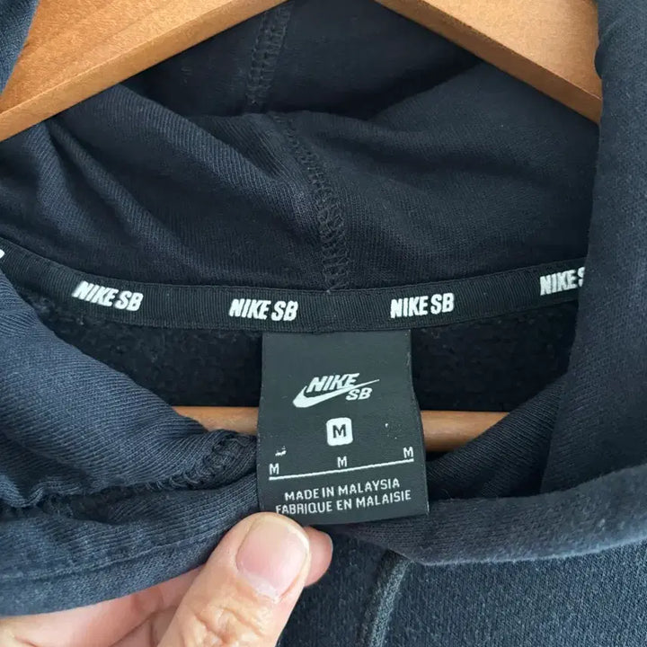 [BUNJANG] Nike SB Rose Graphic Hoodie Black / 나이키 SB 플라워 블랙 후드티