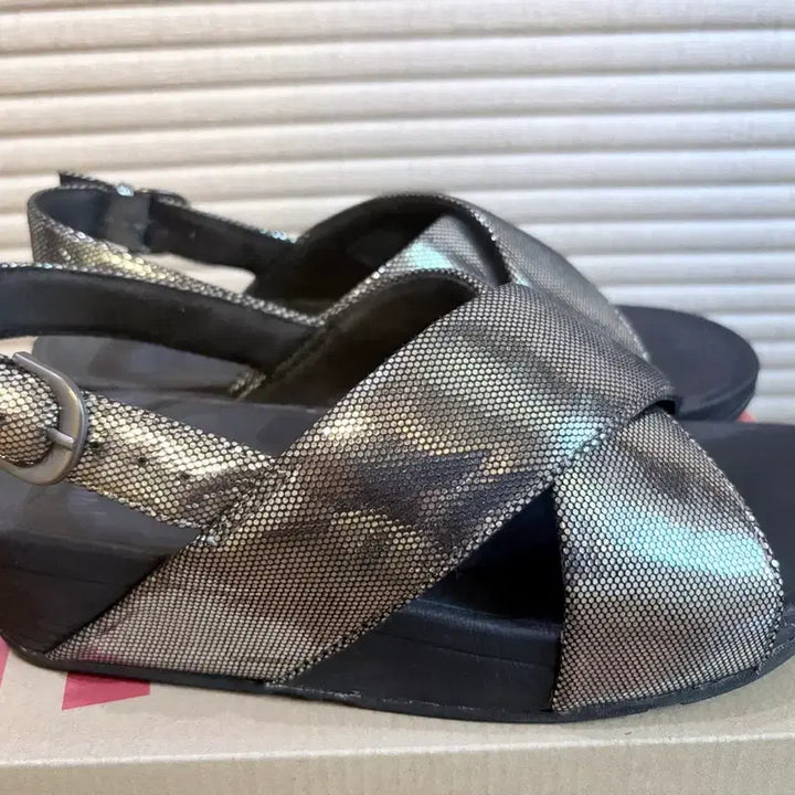[BUNJANG] Fitflop Lulu Lustra Sandals / 핏플랍 루루러스트라 샌들