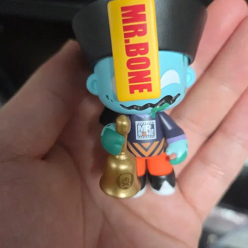 [BUNJANG] Mr. Bone Bone Gangshi Mini / 미스터본 본강시 미니 팝니다.