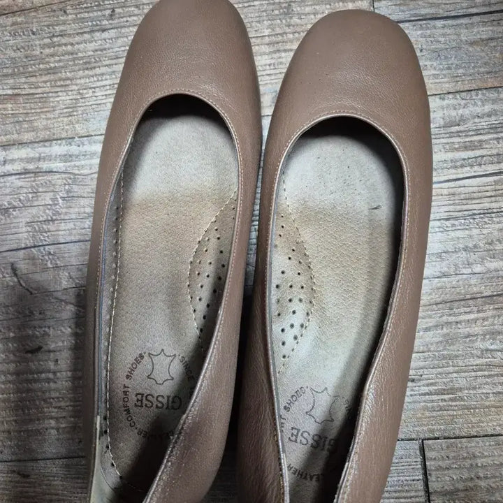 [BUNJANG] GISSE Leather Comfort Flat Shoes Brown / GISSE 가죽 컴포트 플랫슈즈 브라운
