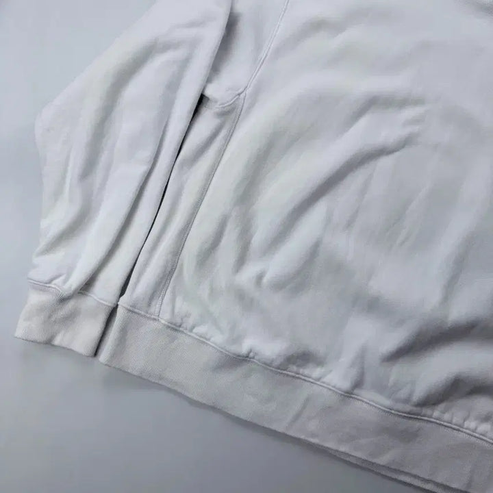 [BUNJANG] Standalone Small Logo White Sweatshirt / 스탠드얼론 스몰로고 화이트 스웻 맨투맨