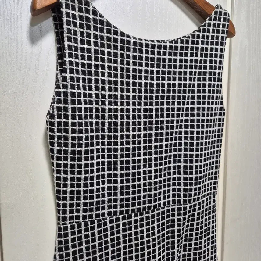 [BUNJANG] Black White Check Pattern Midi Dress / (세일)(새상품)블랙 화이트 체크 패턴 원피스