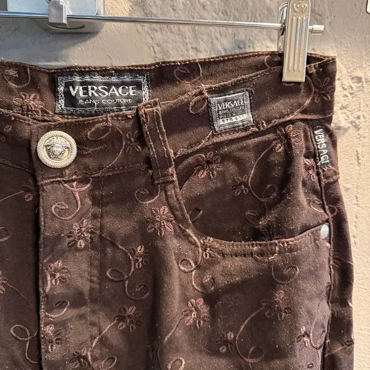 [BUNJANG] Versace Jeans Couture Flower Jacquard Pants Brown / 28 베르사체VERSACE 진 쿠튀르 플라워 자카드 팬츠 브라운