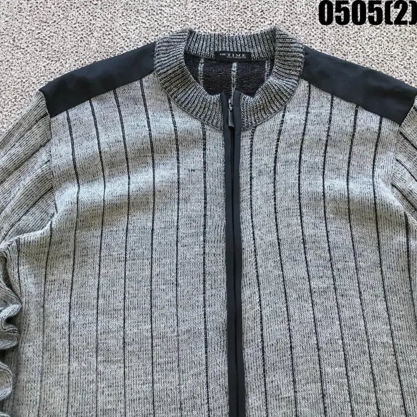 [BUNJANG] TIME Grey Striped Knit Zip-Up Cardigan (M) / TIME 회색 스트라이프 니트 집업 가디건 m
