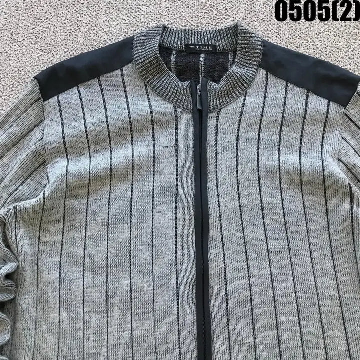 [BUNJANG] TIME Grey Striped Knit Zip-Up Cardigan (M) / TIME 회색 스트라이프 니트 집업 가디건 m
