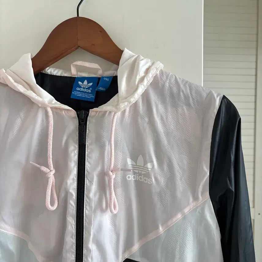 [BUNJANG] Adidas Black/Pink Windbreaker Unique Rose Design / 아디다스 블랙/핑크 바람막이 유니크 로즈 디자인