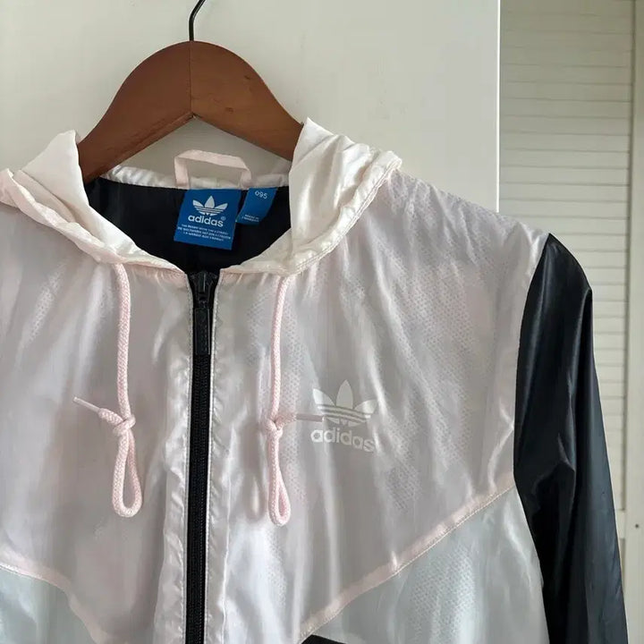 [BUNJANG] Adidas Black/Pink Windbreaker Unique Rose Design / 아디다스 블랙/핑크 바람막이 유니크 로즈 디자인