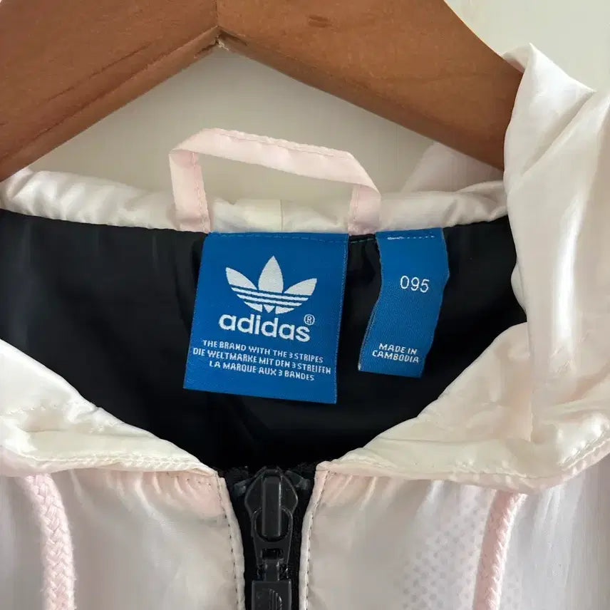 [BUNJANG] Adidas Black/Pink Windbreaker Unique Rose Design / 아디다스 블랙/핑크 바람막이 유니크 로즈 디자인