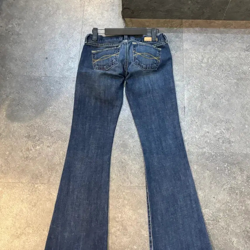 [BUNJANG] Abercrombie &amp; Fitch Bootcut Denim Jeans Size 28 / 아베크롬비 부츠컷 청바지 데님팬츠 28사이즈