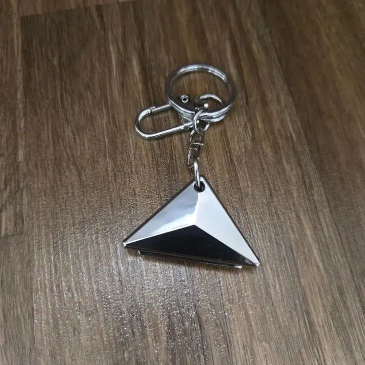 [BUNJANG] Nuegray Triangle Keychain Silver / 누그레이 - 삼각형 키링 [미사용 새상품]