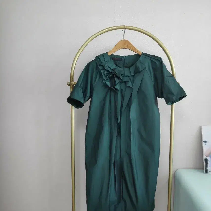 [BUNJANG] Jigott Green Ruffle Midi Dress / 지고트 그린색 러플 장식 원피스