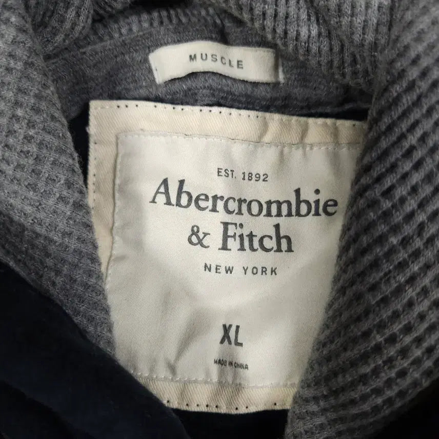 [BUNJANG] Abercrombie &amp; Fitch Navy Hoodie XL / 아베크롬비 네이비 후드티 [XL]
