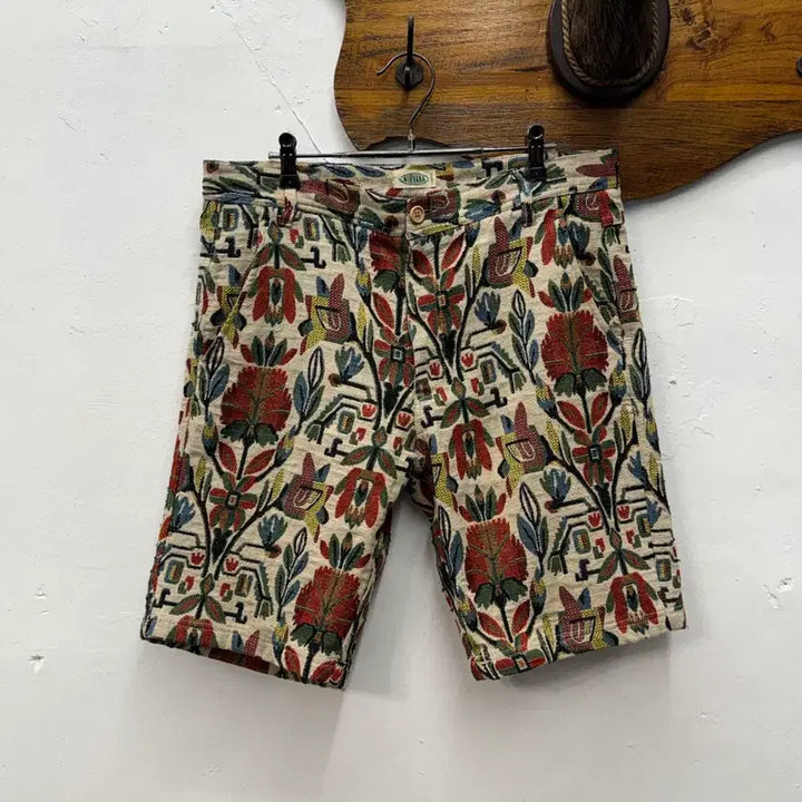 [BUNJANG] NIRVANA Ethnic Tapestry Pattern Shorts / 34.5) NIRVANA Ethnic Tapestry Pattern Sh
