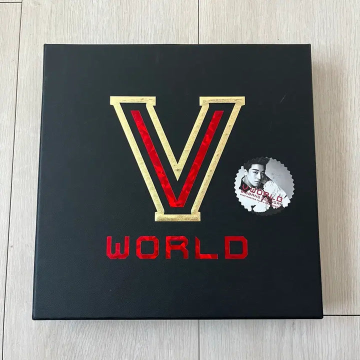[BUNJANG] Seungri V World DVD (2Disc + Photobook) / [DVD] 승리 - V World (2disc + Photobook)