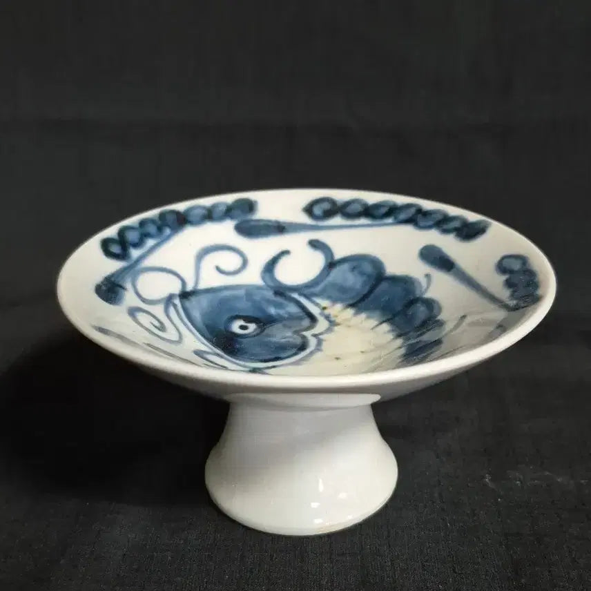 [BUNJANG] Celadon Porcelain Cup with Carp Motif / 진사 유리홍 청화 백자 잉어문 고족배