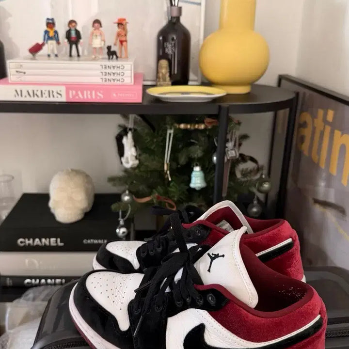 [BUNJANG] Nike Air Jordan 1 Low SE Velvet Black Gym Red / 나이키 에어 조던 1 로우 SE 벨벳 블랙 짐레드
