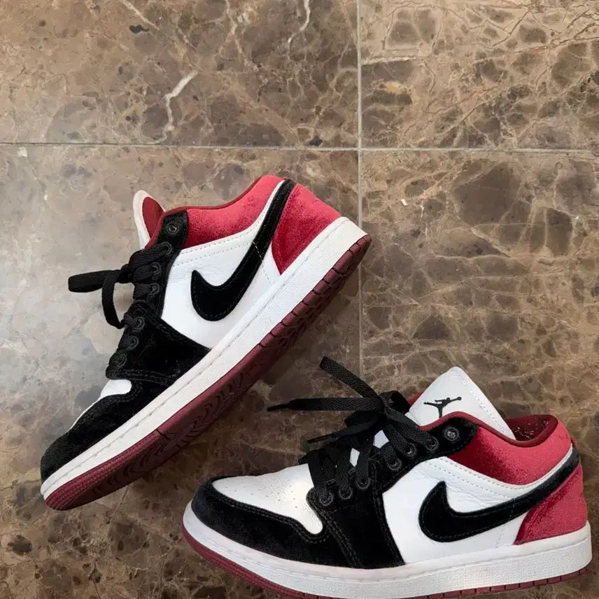 [BUNJANG] Nike Air Jordan 1 Low SE Velvet Black Gym Red / 나이키 에어 조던 1 로우 SE 벨벳 블랙 짐레드