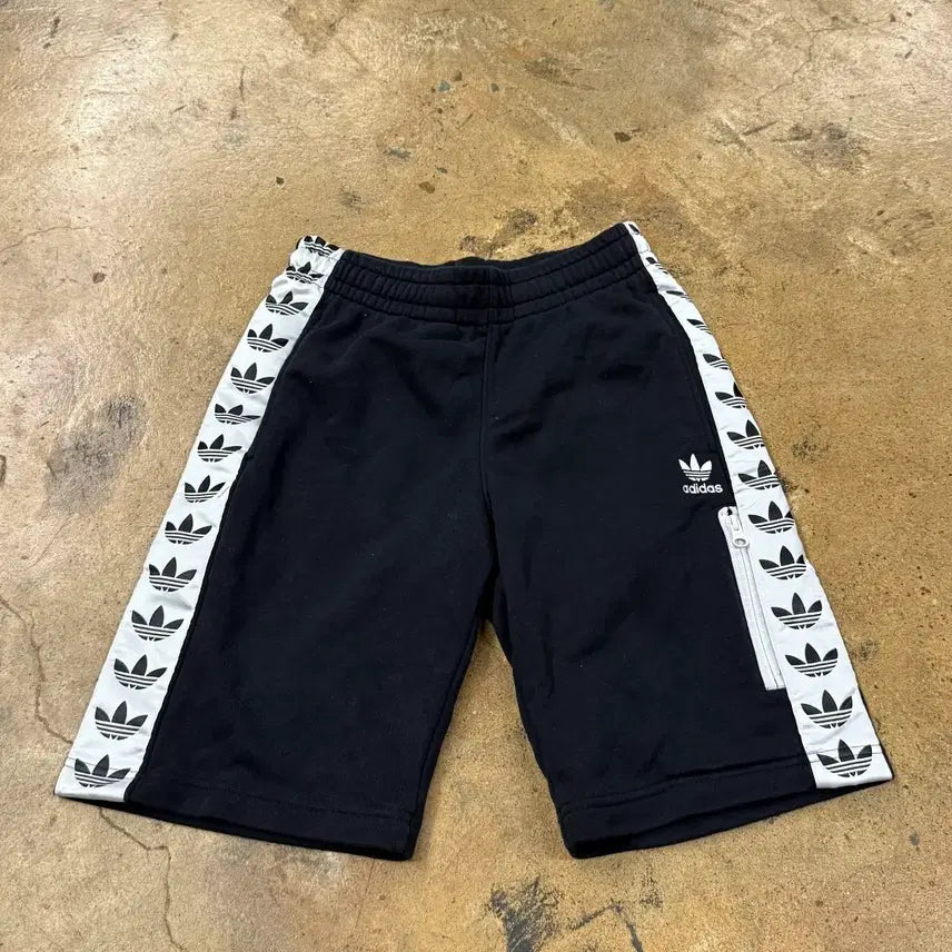 [BUNJANG] Adidas Black Trefoil Sideline Half Pants / [정품/S] 아디다스 블랙 트레이닝 바지 트레포일 사이드라인 하프팬츠