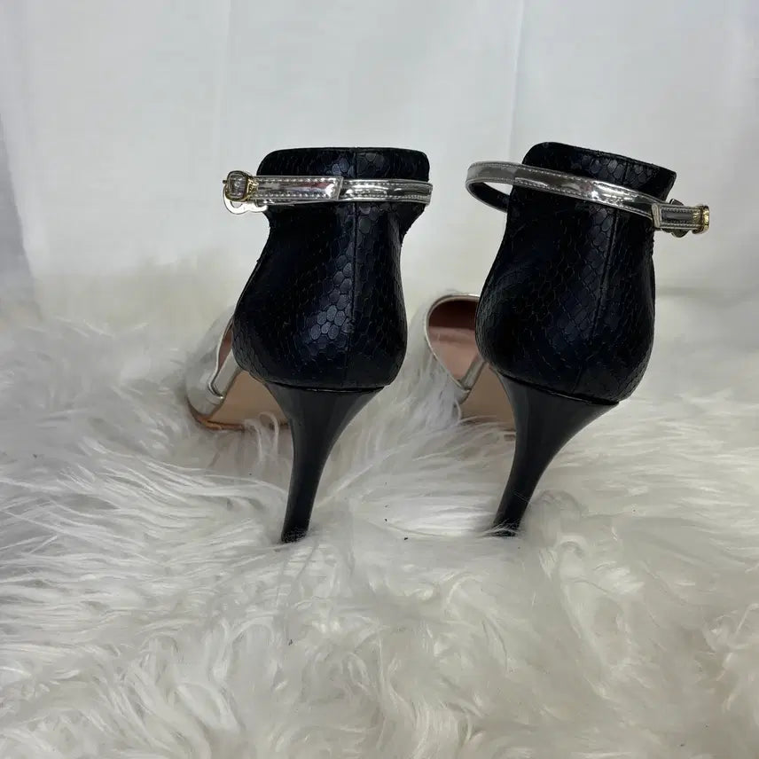 [BUNJANG] Soran Handmade Silver Metallic Ankle Strap Stiletto Heels (Size 235, 9cm Heel) / 소란 핸드메이드 실버메탈릭 앵클 스트랩 스틸레토 힐