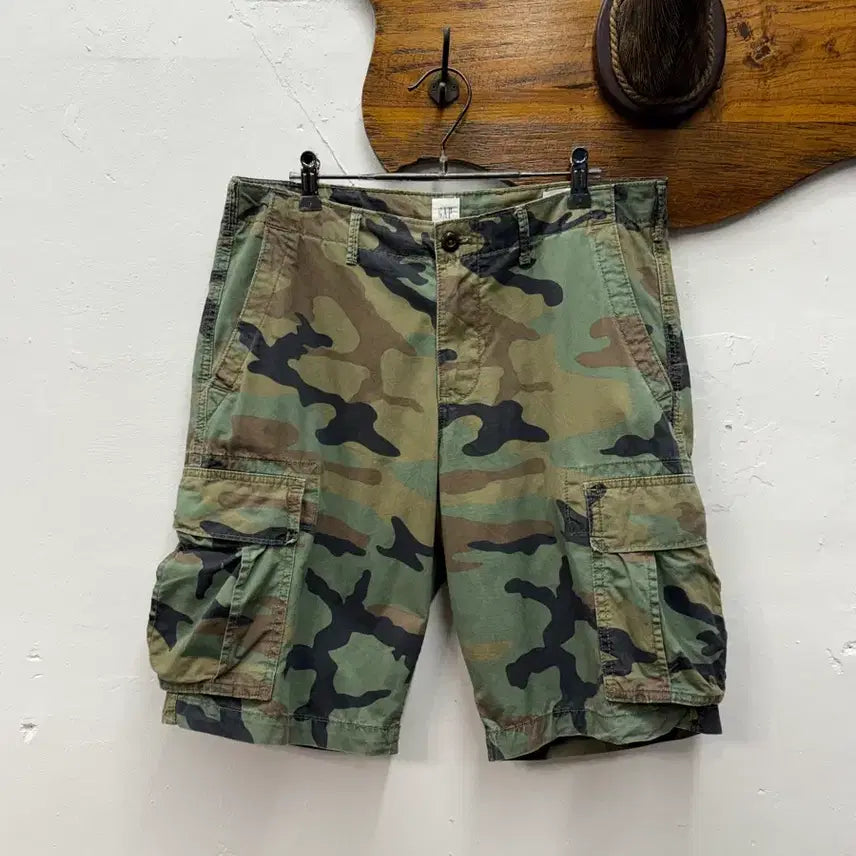 [BUNJANG] GAP Camouflage Cargo Shorts / 33) GAP Camouflage Cargo Shorts