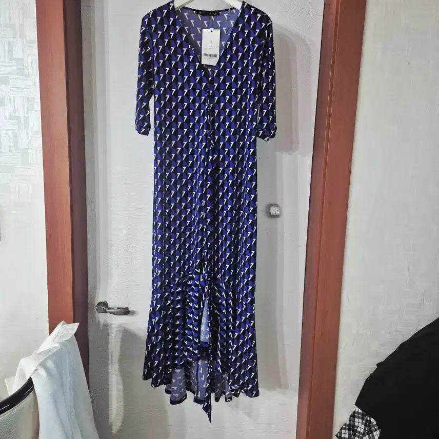 [BUNJANG] Lipbam Patterned V-Neck 5-Sleeve Maxi Dress / lipbam 패턴 롱 원피스 브이넥 5부 소매