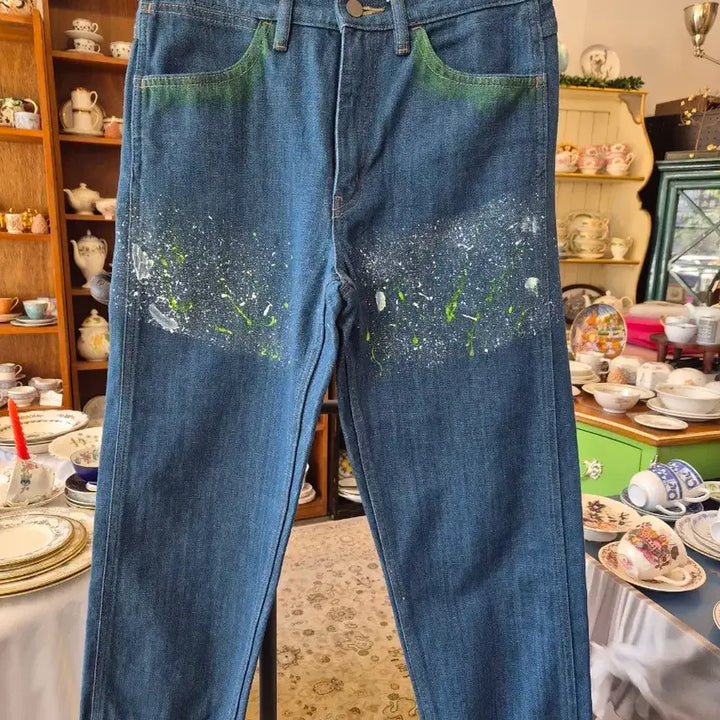 [BUNJANG] Vintage Washed Denim Jeans with Painted Detail and Roll-up Hem / 페인팅 빈티지 워싱 데님 청바지 롤업진