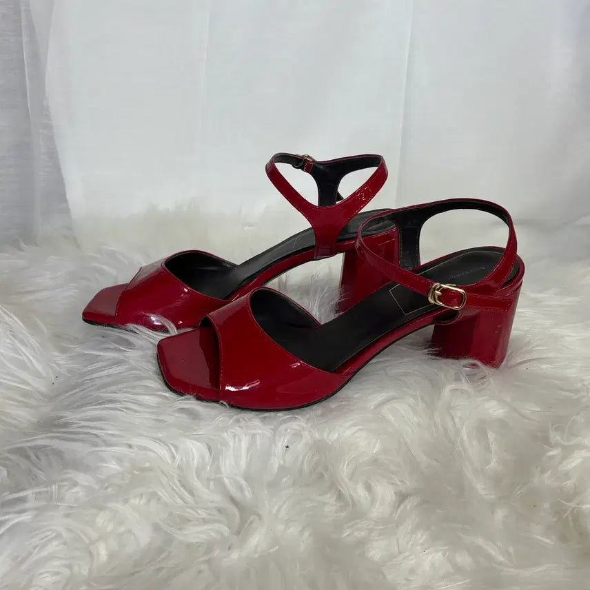 [BUNJANG] SODA New Normal Red Patent Ankle Strap Sandals / 뉴 노멀 바이 소다 레드 페이턴트 앵클 스트랩 샌들