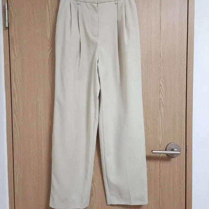 [BUNJANG] Lucky Chouette 2023 High-Waist Two-Tuck Slacks / 23년도 럭키슈에뜨) 하이웨스트 투턱 슬랙스