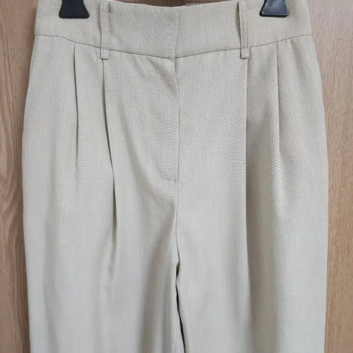 [BUNJANG] Lucky Chouette 2023 High-Waist Two-Tuck Slacks / 23년도 럭키슈에뜨) 하이웨스트 투턱 슬랙스