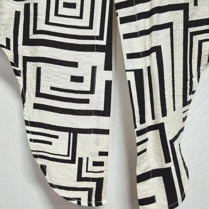 [BUNJANG] Soos Geometric Pattern Blouse Shirt Size 85 / 수스 기하학 패턴 블라우스 셔츠85