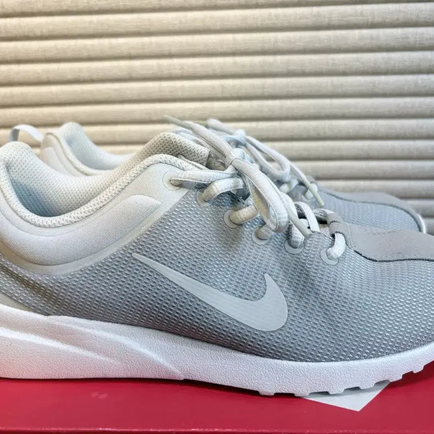 [BUNJANG] Nike Athletic Shoes (235mm) / 나이키 운동화 235mm