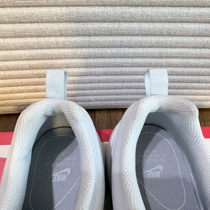 [BUNJANG] Nike Athletic Shoes (235mm) / 나이키 운동화 235mm