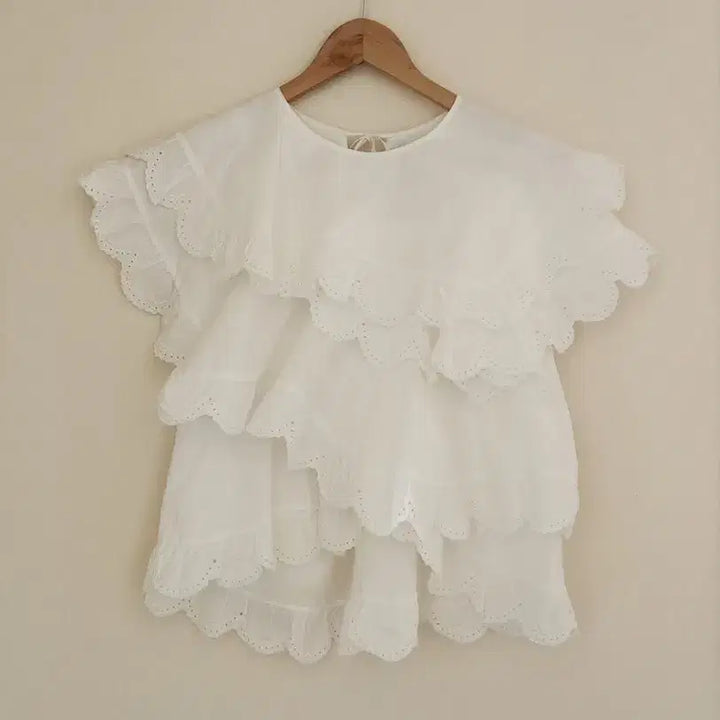 [BUNJANG] Isabel Marant Frilled Lace Short Sleeve Blouse (Size 38) / 거의새옷)이자벨마랑  프릴레이스 반팔블라우스(38)