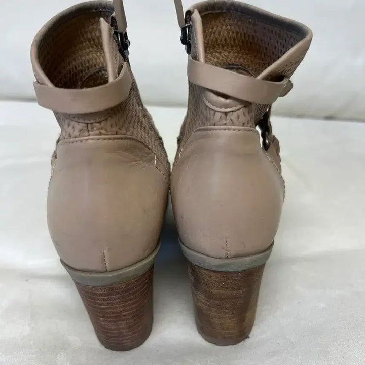 [BUNJANG] Beige Ankle Boots / 베이지색 앵클 부츠
