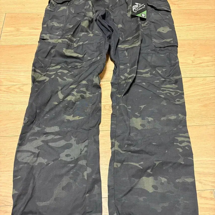[SOLD OUT] 헬리콘텍스 MBDU 카모 바지 엑스라지 36 미사용