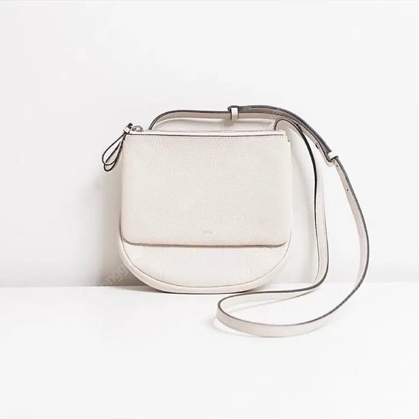[BUNJANG] KUHO Ivory Crossbody Bag / KUHO 구호 크로스백 (아이보리)