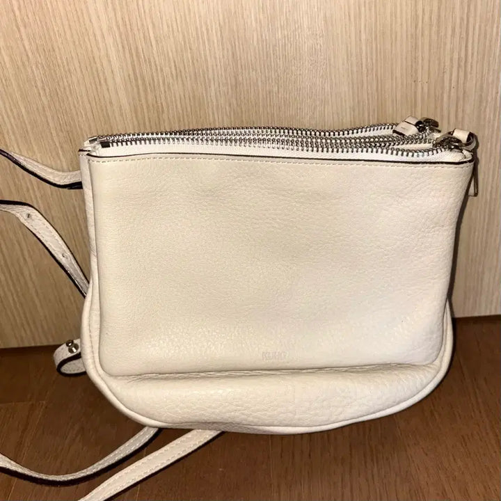 [BUNJANG] KUHO Ivory Crossbody Bag / KUHO 구호 크로스백 (아이보리)