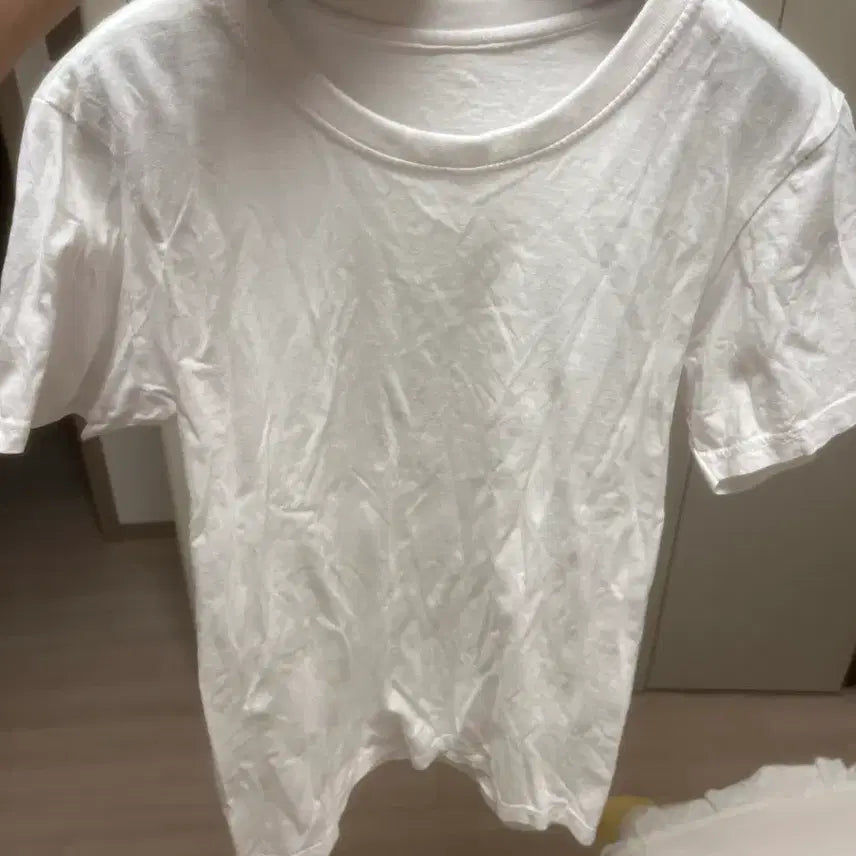 [BUNJANG] White Summer Short-Sleeve T-Shirt / 흰 여름 반팔티