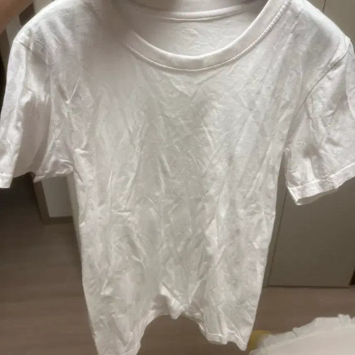 [BUNJANG] White Summer Short-Sleeve T-Shirt / 흰 여름 반팔티