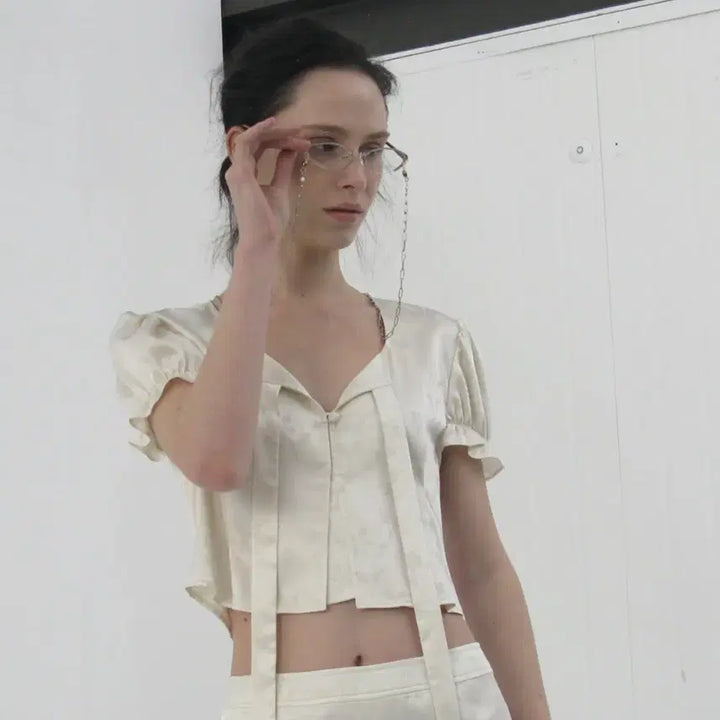 [BUNJANG] Overdue Flair Jacquard Blouse / 오버듀플레어 자카드 블라우스
