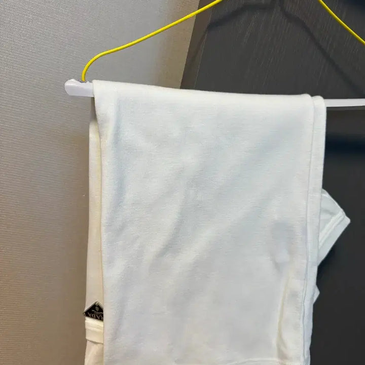 [BUNJANG] Prada White T-Shirt Size M / 프라다 화이트 반팔티 M사이즈 팝니다