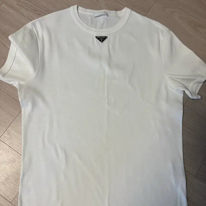 [BUNJANG] Prada White T-Shirt Size M / 프라다 화이트 반팔티 M사이즈 팝니다