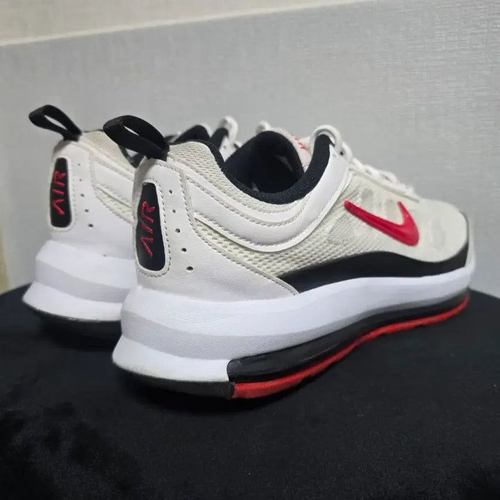 [BUNJANG] Nike Athletic Shoes White/Red Swoosh / 나이키 운동화 화이트/레드 스우시