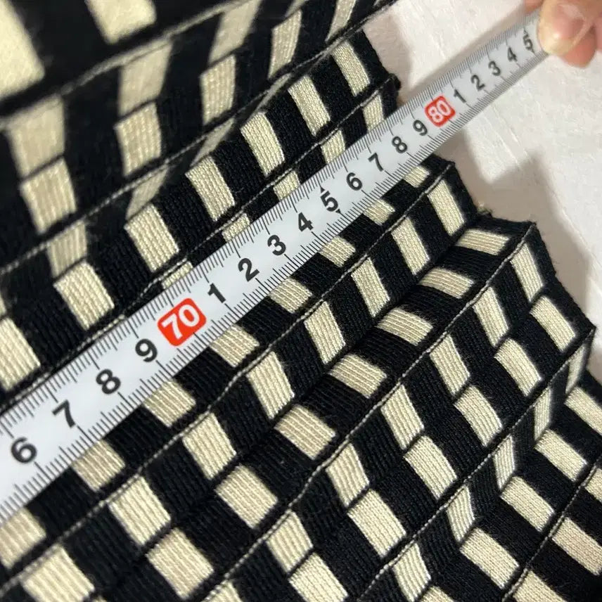 [BUNJANG] Black White Check Knit Skirt Free Size / 블랙 화이트 체크 니트 스커트 프리