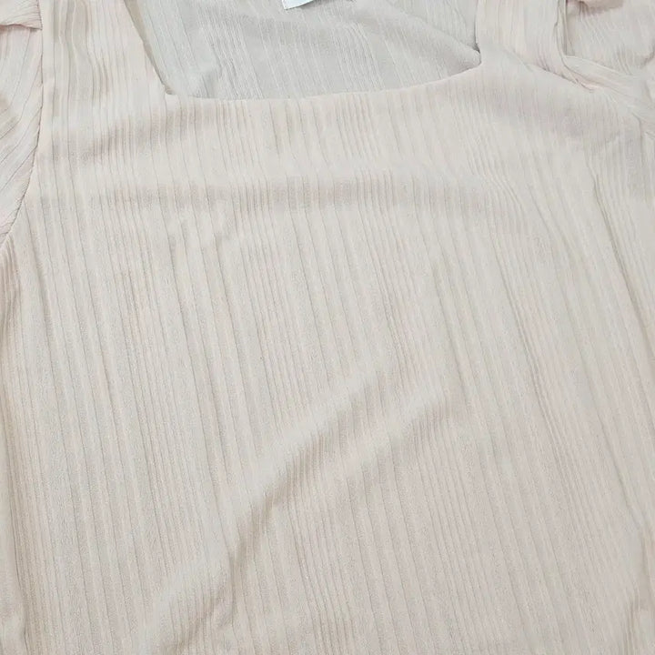 [BUNJANG] Beige Short Sleeve T-Shirt - New with Minor Stain / (77~99) 베이지 반팔 새상품 판매합니다