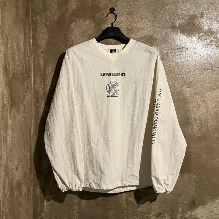 [BUNJANG] Umbro Warm-up Sweatshirt / 엄브로 웜업 맨투맨