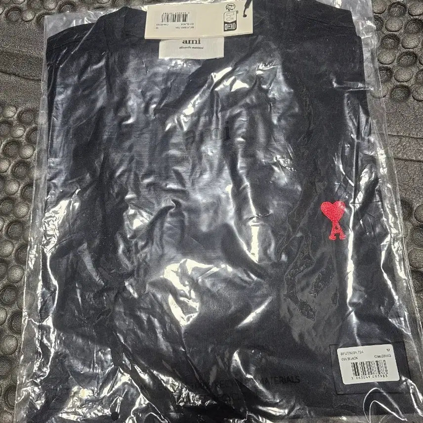 [BUNJANG] AMI Ami Heart Logo Black Short Sleeve T-Shirt M / AMI 아미 하트 로고 블랙 반팔 티셔츠 M
